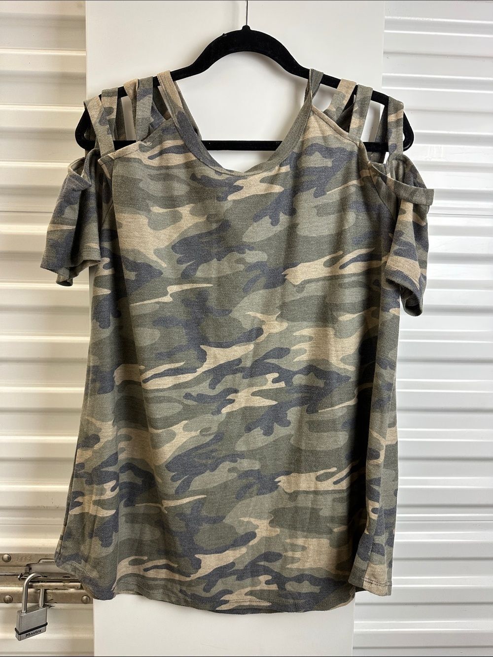 HEIMISH USA Cold-Shoulder Camo Print Women's Top